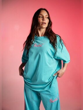 SABBI THE VERY OVERSIZED STANDOUT TEE - FLURO BLUE